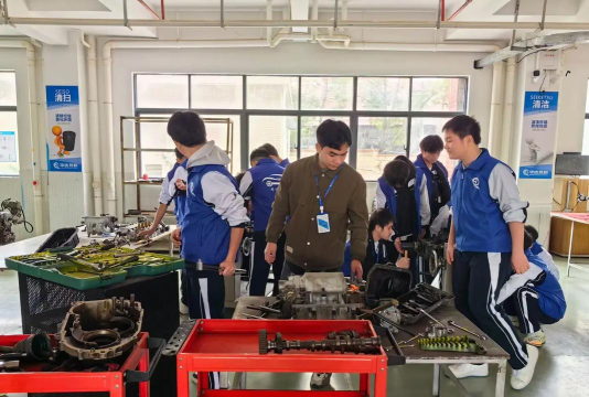 什邡市汽修学校毕业后分配工作吗 什邡市汽修学校毕业后分配工作吗