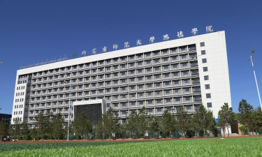 2024年中国人民大学和内蒙古鸿德文理学院对比数据