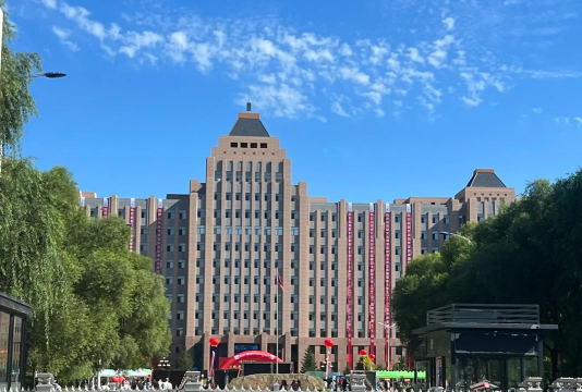 哈尔滨广厦学院是不是985大学?