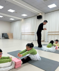 重庆两江新区百思得艺术培训中心有限公司