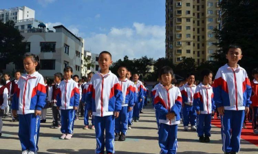 盘龙区东华一小