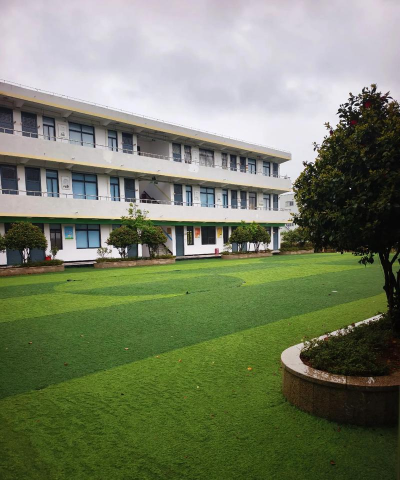 雷州市调风镇西湖小学