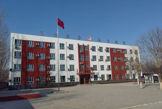 乌拉特后旗乌盖中心校