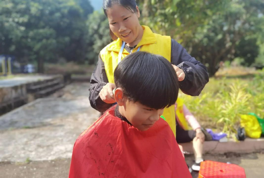 阳春市春湾镇卫国小学山中间分校