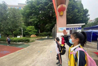 东莞市大朗鸣凤小学