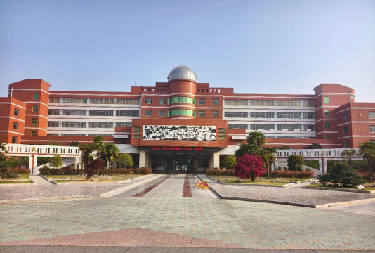 东海农场初级中学