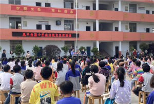 万载县潭埠镇中心小学