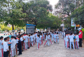 新兴县太平镇凤山小学