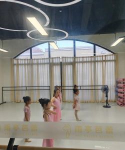 民勤县梦芭蕾舞蹈中心