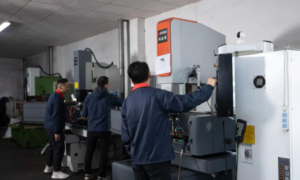 东莞市谢岗德英培训中心有限公司