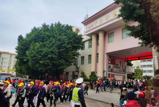 平南县平南镇英才小学