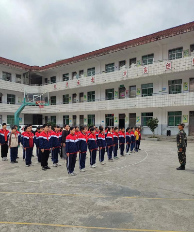 下甲乡峰洋村中心小学