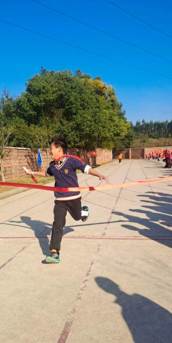 钟山镇龙马完小