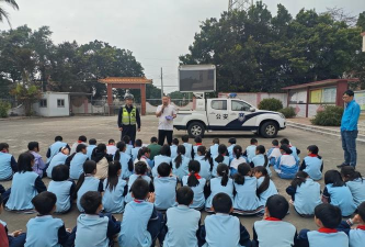 斗山镇浮石中学