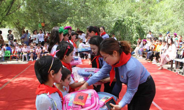 巴格艾日克中心小学