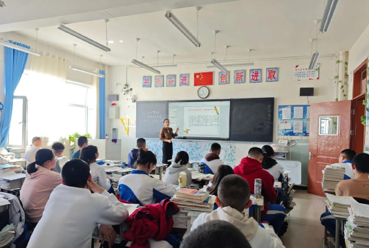 哈拉布拉克中心小学