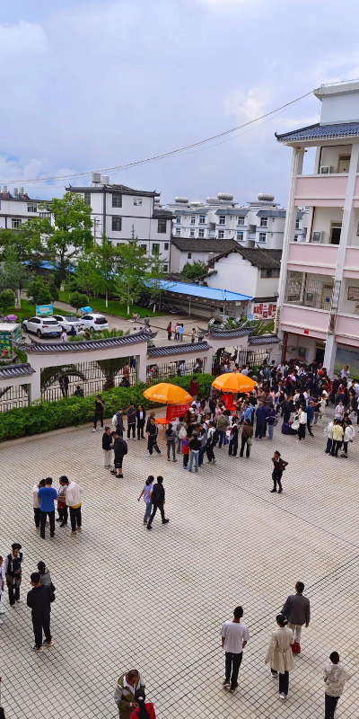 洪纳海乡中心学校