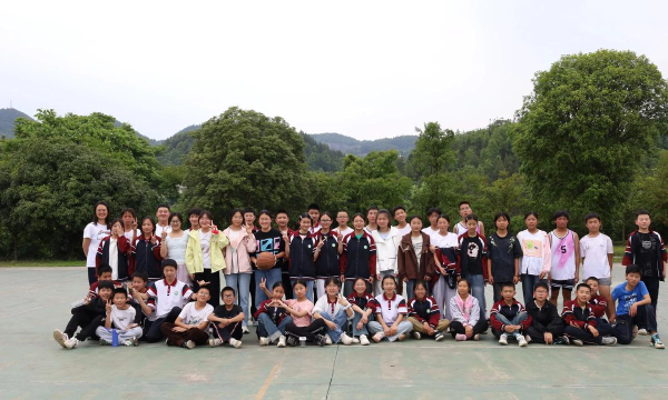 大白乡双庙杨初级中学