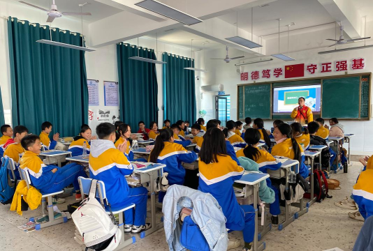 墨江县泗南江初级中学