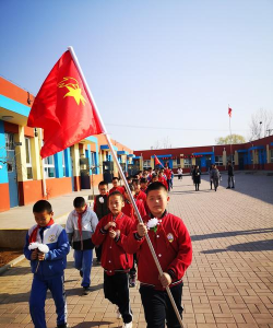 廉江市石城镇石头岭小学