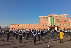 五常市兴隆乡中学校