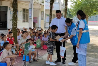 遂溪县港门镇西坡小学