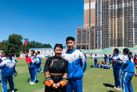 乌拉特后旗蒙古族中学