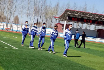 富锦市大榆树镇隆川中学