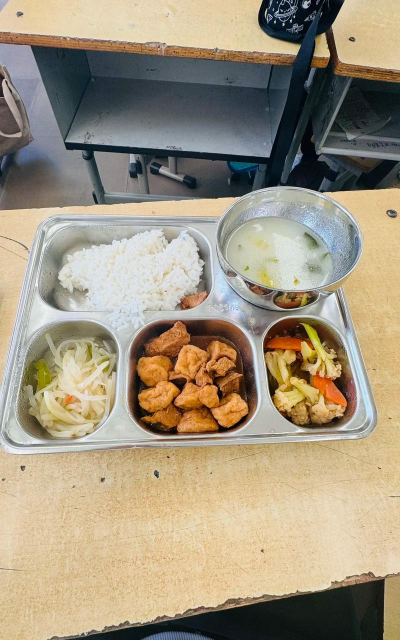 宁波市江北区费市小学