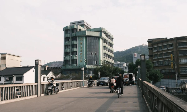 德清县乾元镇初级中学