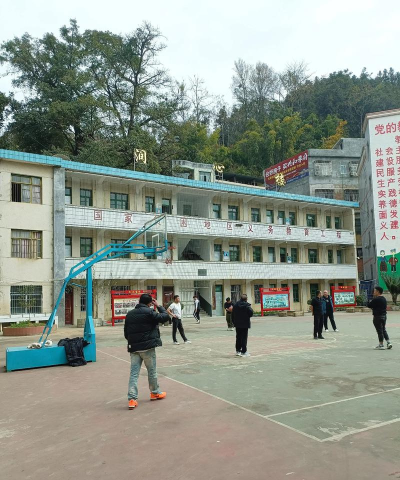 德阳市绵竹市土门镇中心小学