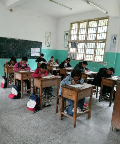 花荄红花村小学