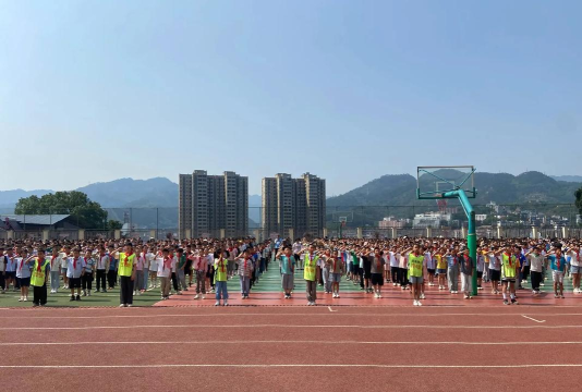 来宾市兴宾区古三小学