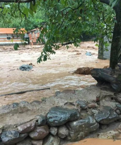 雷波县长河乡中心校