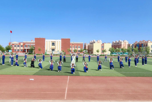 哈密市西山乡开发区学校