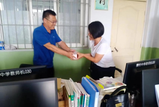 白石头乡三路中学