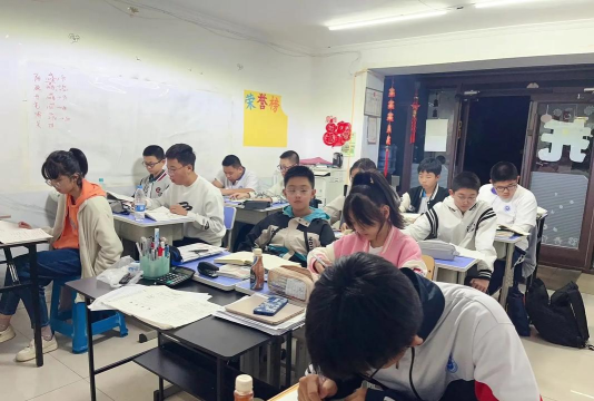 东城街第二初级中学