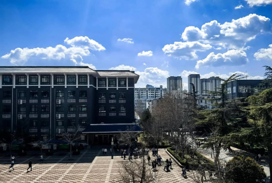 济南市历城洪家楼高级中学