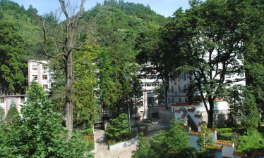 盘县特区玛依镇普通中学