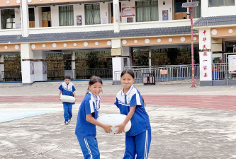 腰新乡中心小学