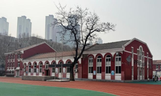 大连市沙河口区白山路小学