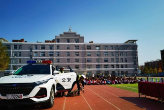 内蒙古呼伦贝尔市根河市林业局第五小学