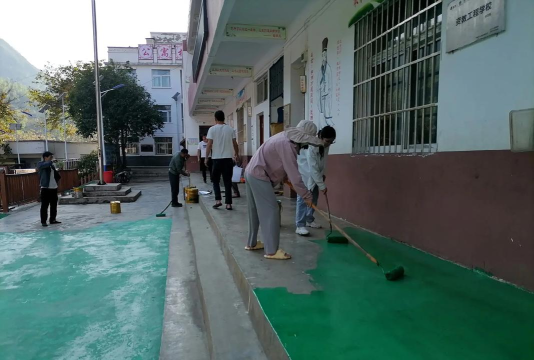 白毛坪民族中心小学