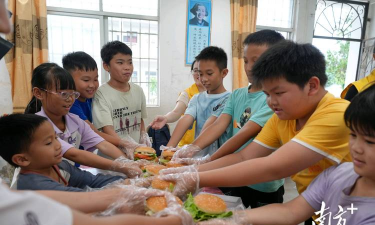 平江县长寿镇东一小学