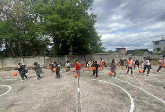 隆子镇新巴完小