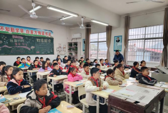 兴国镇中心完全小学
