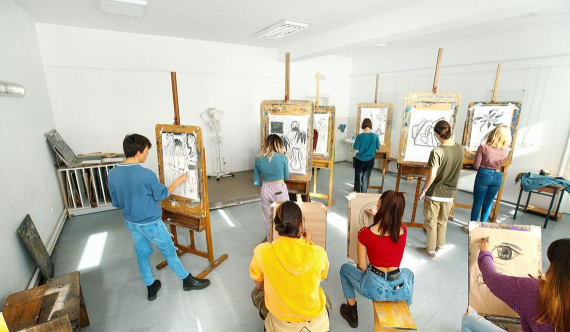 逍遥画室美术培训班