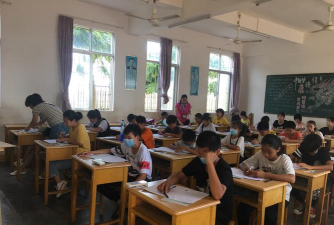 草潭镇第一小学