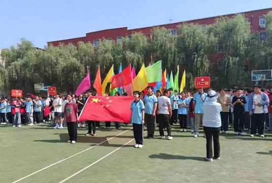 甘肃省平凉市华亭县西华镇西华初中