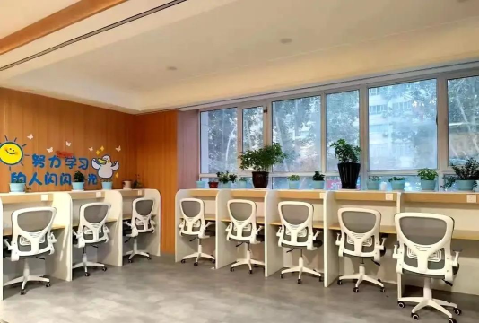 东莞市常平舞颜六色培训中心有限公司